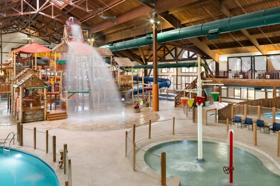Overview of Great Wolf Lodge Kansas City Fort Mackenzie 